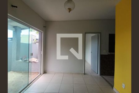 Sala de casa para alugar com 2 quartos, 40m² em Olinda, Nilópolis