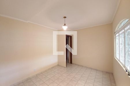 Sala de casa para alugar com 4 quartos, 250m² em Vila Campos Sales, Campinas