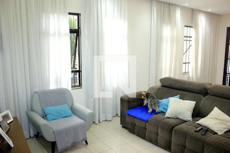 Sala de casa à venda com 4 quartos, 250m² em Parque Renato Maia, Guarulhos