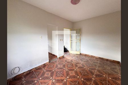 Sala de casa para alugar com 3 quartos, 150m² em Industrial, Contagem