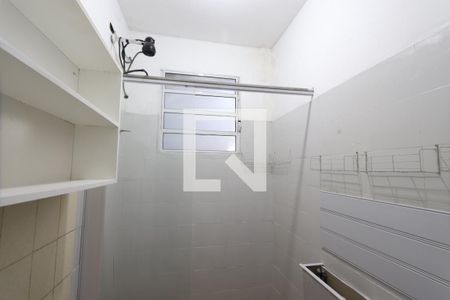 Banheiro de casa para alugar com 1 quarto, 42m² em Parque Santo Antônio, São Paulo