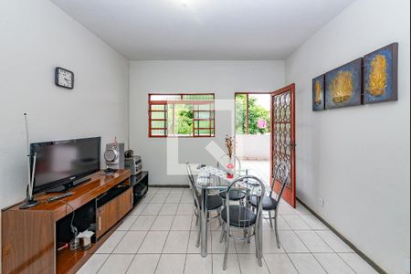 Sala de casa à venda com 3 quartos, 366m² em Estrela Dalva, Belo Horizonte