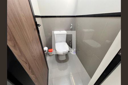 Lavabo de casa de condomínio à venda com 3 quartos, 210m² em Taquara, Rio de Janeiro
