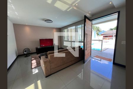 Sala de casa de condomínio à venda com 3 quartos, 210m² em Taquara, Rio de Janeiro