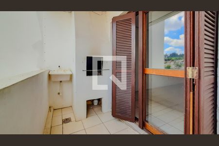 Sala - Varanda de apartamento para alugar com 2 quartos, 60m² em Cavalhada, Porto Alegre