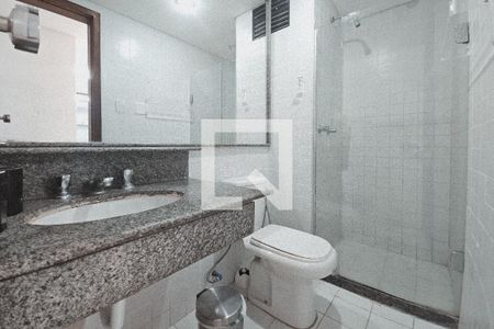 Banheiro de apartamento para alugar com 1 quarto, 60m² em Ondina, Salvador