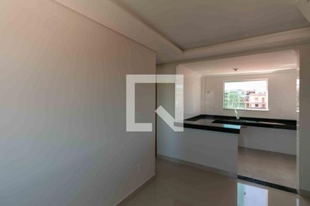 Sala 1 de apartamento para alugar com 2 quartos, 134m² em Piratininga, Belo Horizonte