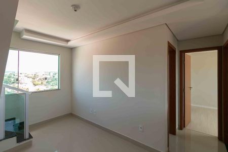 Sala 1 de apartamento para alugar com 2 quartos, 134m² em Piratininga, Belo Horizonte