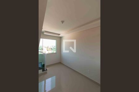 Sala 1 de apartamento para alugar com 2 quartos, 134m² em Piratininga, Belo Horizonte