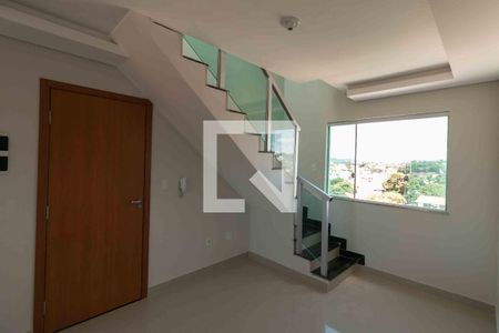 Sala 1 de apartamento para alugar com 2 quartos, 134m² em Piratininga, Belo Horizonte