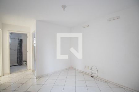 Sala de apartamento para alugar com 2 quartos, 48m² em Venda da Cruz, São Gonçalo