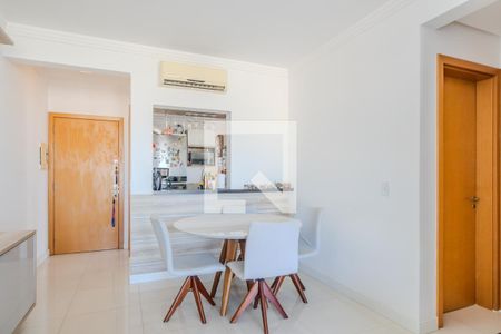 Sala de apartamento à venda com 2 quartos, 68m² em Santana, Porto Alegre