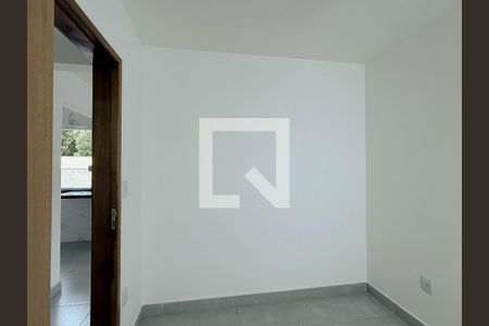 Quarto 1 de apartamento para alugar com 2 quartos, 47m² em Vila Clarice, São Paulo