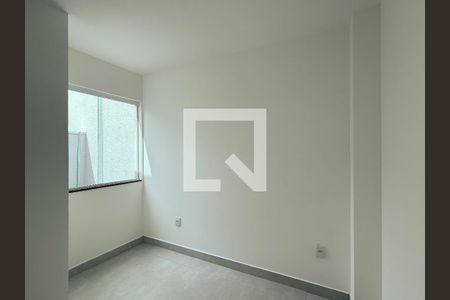 Quarto 2 de apartamento para alugar com 2 quartos, 47m² em Vila Clarice, São Paulo