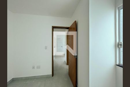 Quarto 2 de apartamento para alugar com 2 quartos, 47m² em Vila Clarice, São Paulo