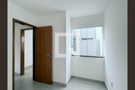 Quarto 2 de apartamento para alugar com 2 quartos, 47m² em Vila Clarice, São Paulo