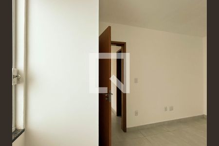 Quarto 2 de apartamento para alugar com 2 quartos, 47m² em Vila Clarice, São Paulo