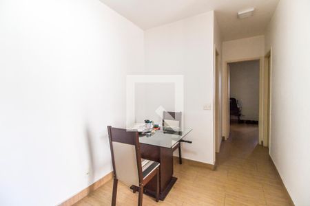 Sala  de apartamento para alugar com 2 quartos, 63m² em Jardim Tupanci, Barueri