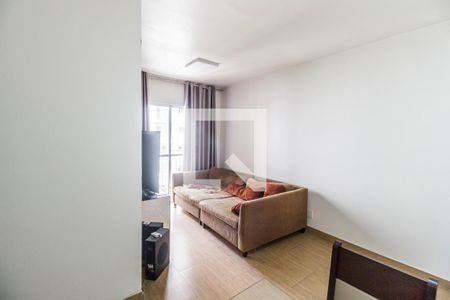 Sala  de apartamento para alugar com 2 quartos, 63m² em Jardim Tupanci, Barueri