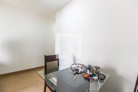 Sala  de apartamento para alugar com 2 quartos, 63m² em Jardim Tupanci, Barueri