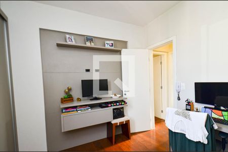 Quarto1 de apartamento à venda com 2 quartos, 80m² em Santo Antônio, Belo Horizonte