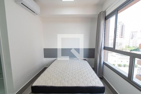 Sala/quarto de kitnet/studio para alugar com 1 quarto, 20m² em Vila Firmiano Pinto, São Paulo