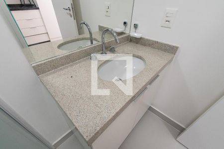 Banheiro  de kitnet/studio para alugar com 1 quarto, 20m² em Vila Firmiano Pinto, São Paulo