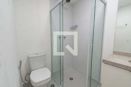 Banheiro  de kitnet/studio para alugar com 1 quarto, 20m² em Vila Firmiano Pinto, São Paulo