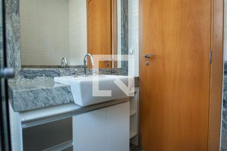 banheiro suite 1 de apartamento para alugar com 4 quartos, 279m² em Vila da Serra, Nova Lima