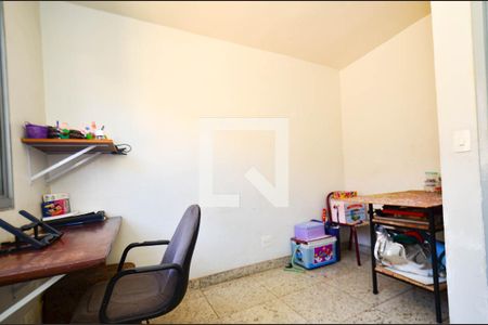 Quarto 2 de casa para alugar com 5 quartos, 382m² em Santa Tereza, Belo Horizonte