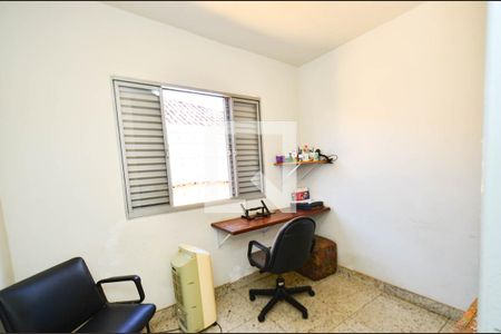 Quarto 2 de casa para alugar com 5 quartos, 382m² em Santa Tereza, Belo Horizonte