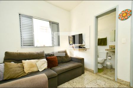 Sala 2 de casa para alugar com 5 quartos, 382m² em Santa Tereza, Belo Horizonte