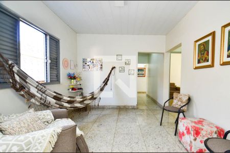 Sala  de casa para alugar com 5 quartos, 382m² em Santa Tereza, Belo Horizonte