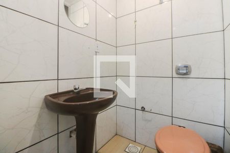 Banheiro de kitnet/studio para alugar com 1 quarto, 37m² em Cristo Redentor, Porto Alegre