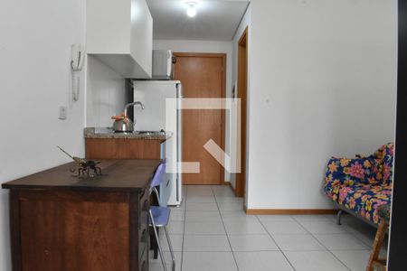 Sala/Cozinha de apartamento para alugar com 1 quarto, 35m² em Centro, Curitiba