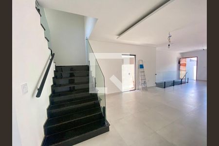 Sala de casa à venda com 3 quartos, 260m² em Jardim Santa Clara, Guarulhos