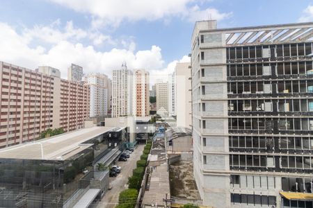 Sala/Cozinha - Vista de kitnet/studio para alugar com 1 quarto, 30m² em Aclimação, São Paulo