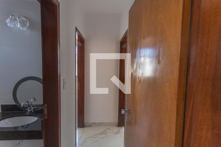 Corredor de apartamento à venda com 2 quartos, 148m² em Santo Antônio, Belo Horizonte