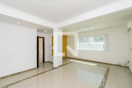 Sala de casa para alugar com 3 quartos, 180m² em Vila da Penha, Rio de Janeiro