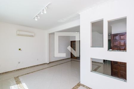 Sala de casa para alugar com 3 quartos, 180m² em Vila da Penha, Rio de Janeiro