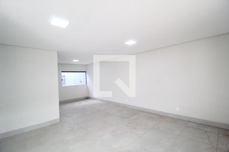 Sala 1 de casa para alugar com 2 quartos, 300m² em Martins, Uberlândia