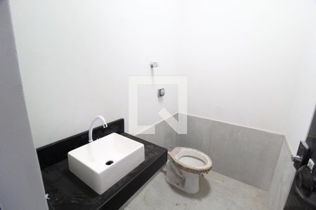 Banheiro 1 de casa para alugar com 2 quartos, 300m² em Martins, Uberlândia