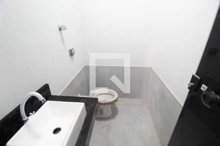 Banheiro 1 de casa para alugar com 2 quartos, 300m² em Martins, Uberlândia