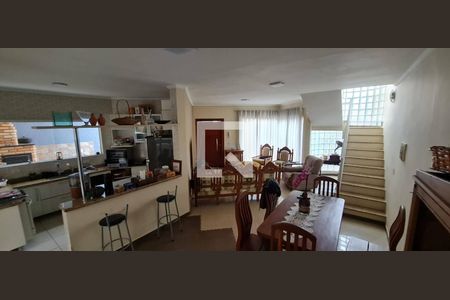 Sala de casa para alugar com 3 quartos, 191m² em Jardim Carlos Cooper, Suzano