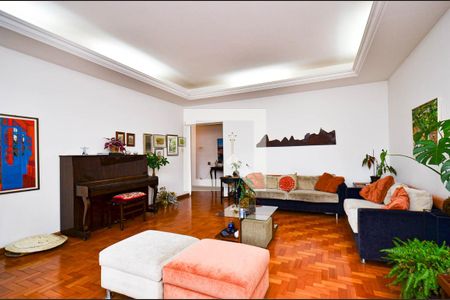 Sala de estar de casa à venda com 7 quartos, 314m² em Serra, Belo Horizonte