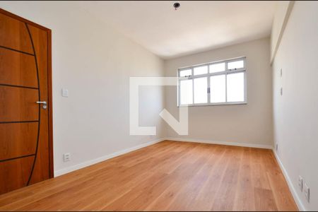 Sala de estar de apartamento à venda com 3 quartos, 90m² em São Pedro, Belo Horizonte