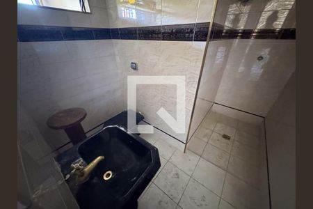 banheiro do escritorio de casa para alugar com 4 quartos, 360m² em Jardim Riacho das Pedras, Contagem