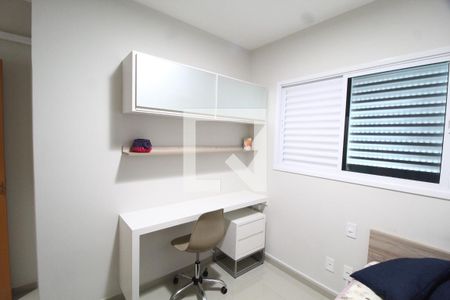 Quarto de apartamento para alugar com 2 quartos, 74m² em Santa Mônica, Uberlândia