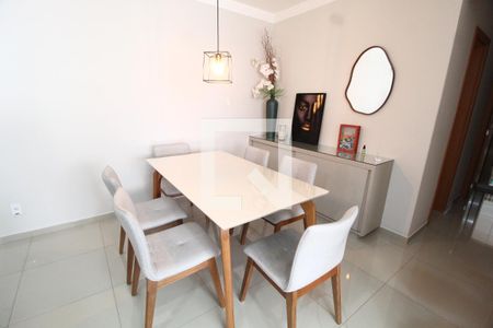 Sala de apartamento para alugar com 2 quartos, 74m² em Santa Mônica, Uberlândia