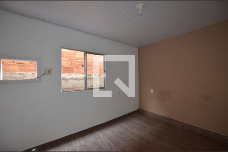 Quarto de casa para alugar com 1 quarto, 48m² em Vila Valqueire, Rio de Janeiro